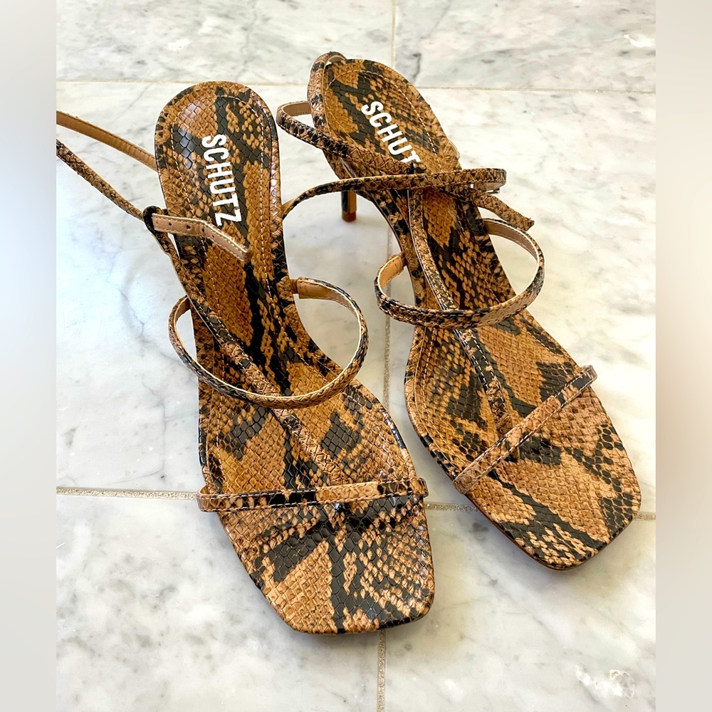 Schutz - t strap heel